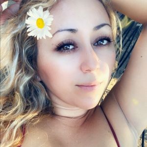 Meet your Posher, Lorena